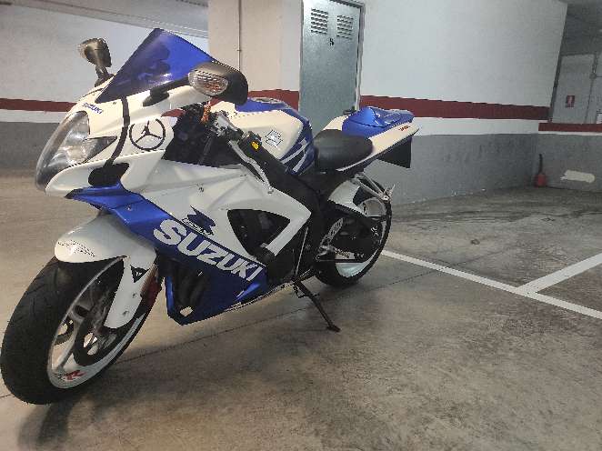 Suzuki GSXR 750