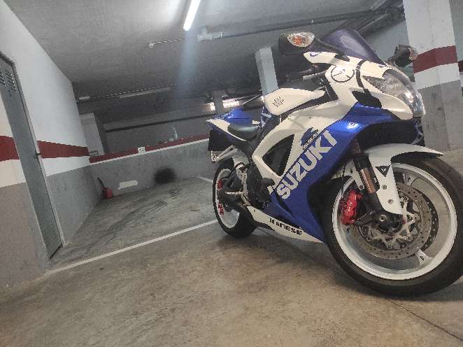 Suzuki GSXR 750